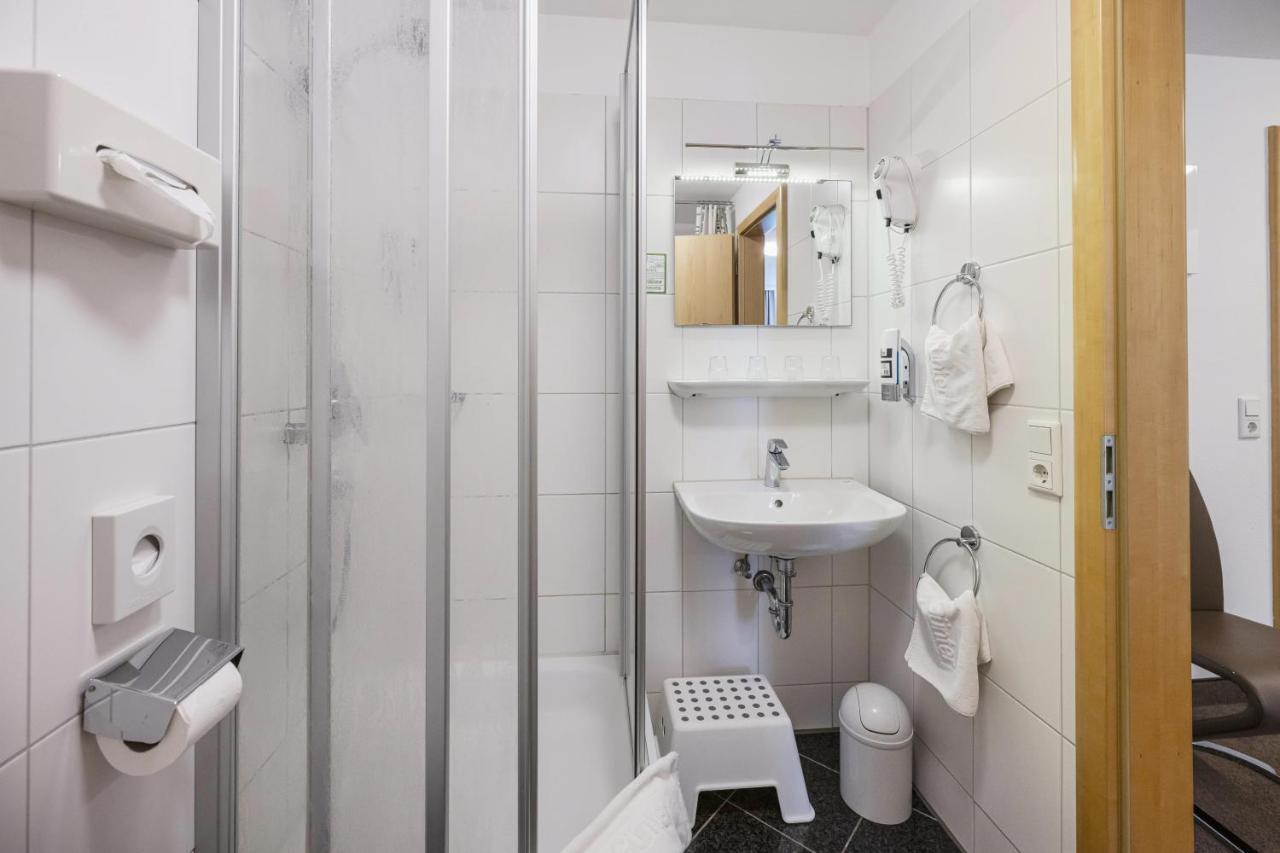 Hotel Guenter Лентинг Екстериор снимка